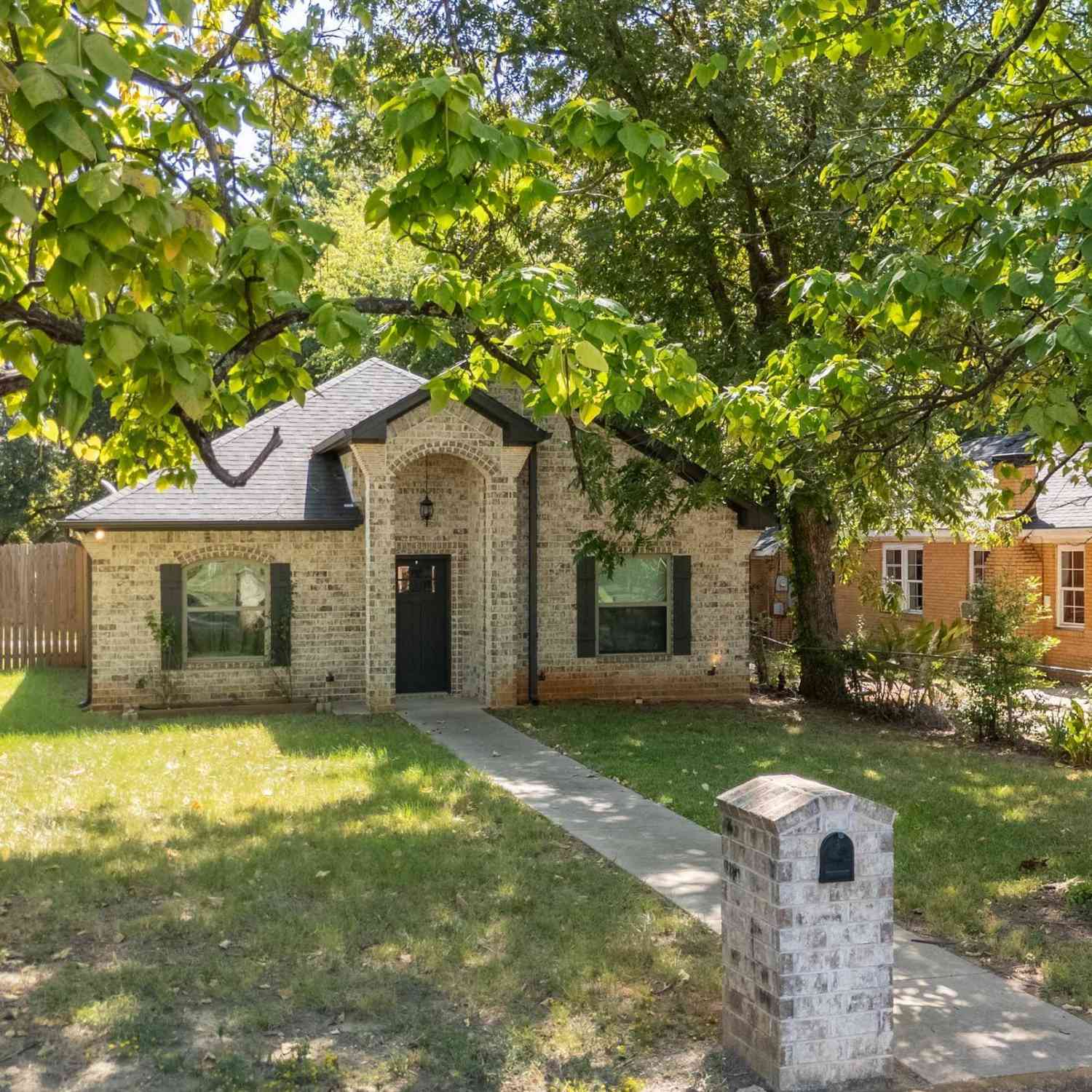 Homes For Sale - 1315 N Ross<br/> Smith County, Tyler, TX 75702