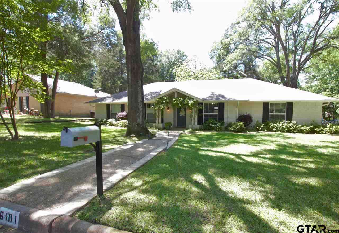 Homes For Sale - 6101 Huntington Drive<br/> Tyler, TX 75703
