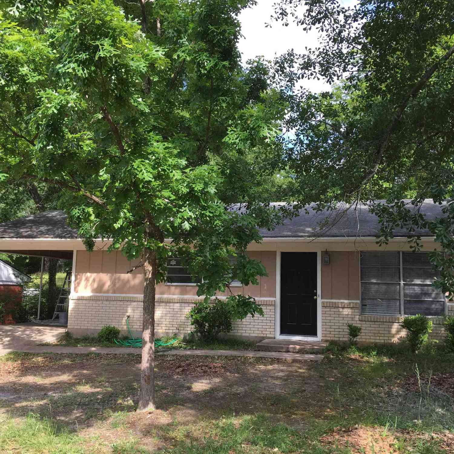 Homes For Sale - 2011 Lee St<br/> Tyler, TX 75702