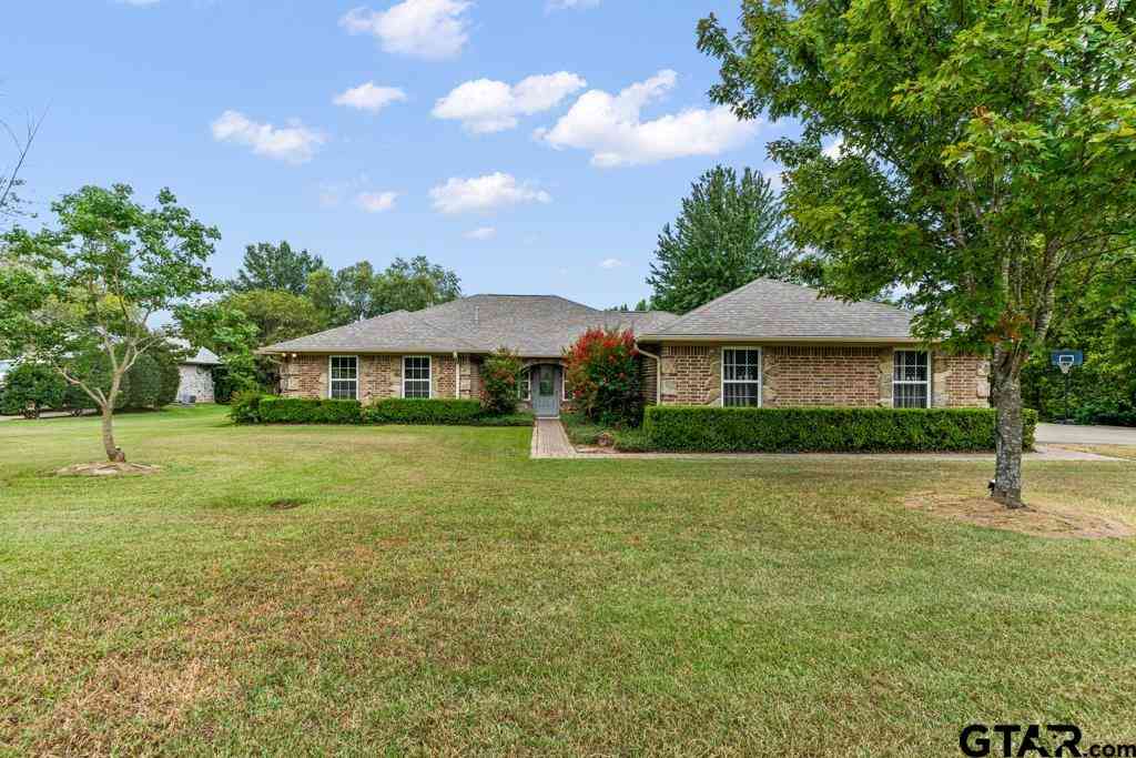 Homes For Sale - 395 County Road 1130<br/> Mount Pleasant, TX 75455
