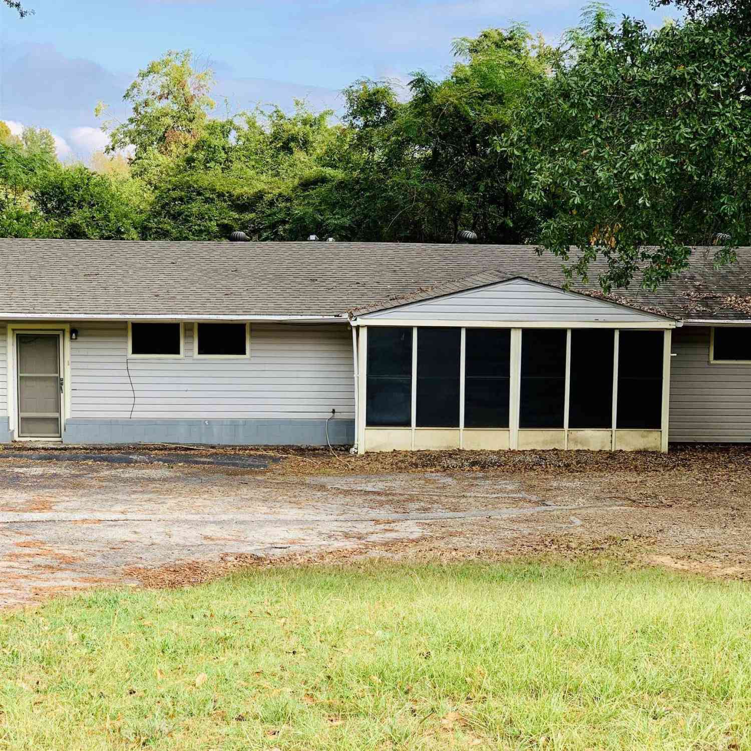 Homes For Sale - 744 S Blackwell Ave<br/> Smith County, Tyler, TX 75701
