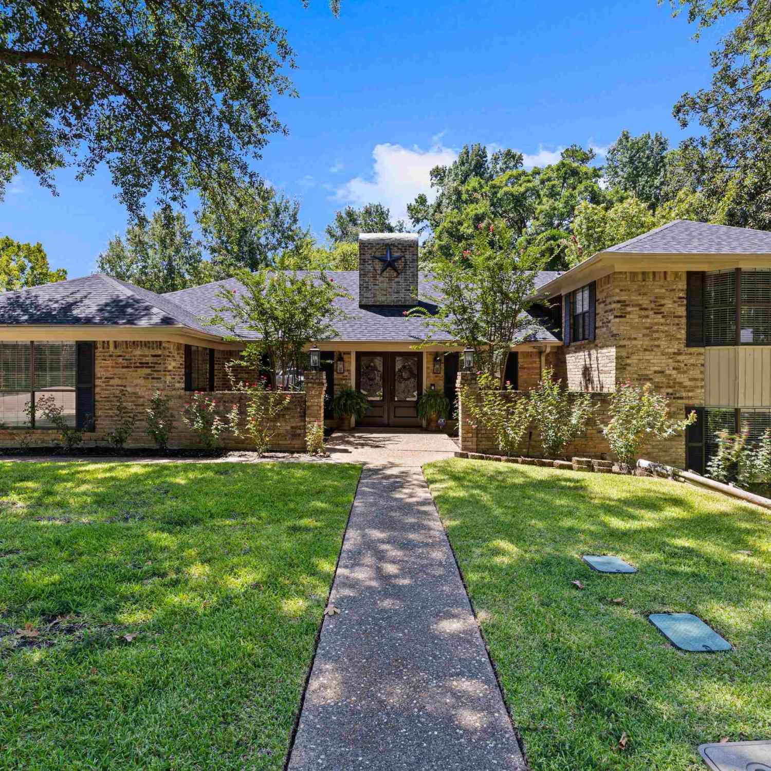 Homes For Sale - 13 Elmwood<br/> Gregg County, Longview, TX 75604
