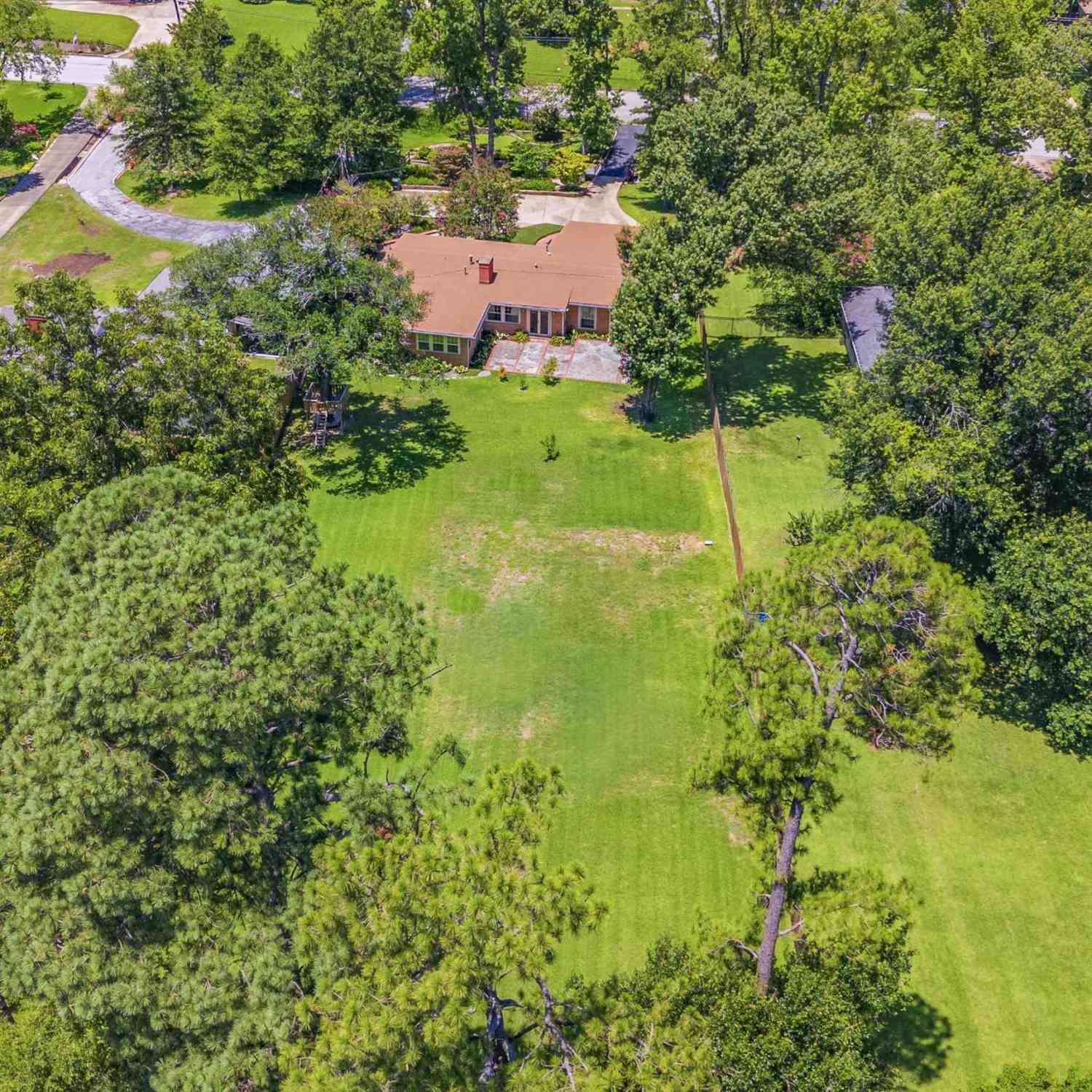 Homes For Sale - 2306 Old Bullard Rd<br/> Smith County, Tyler, TX 75701