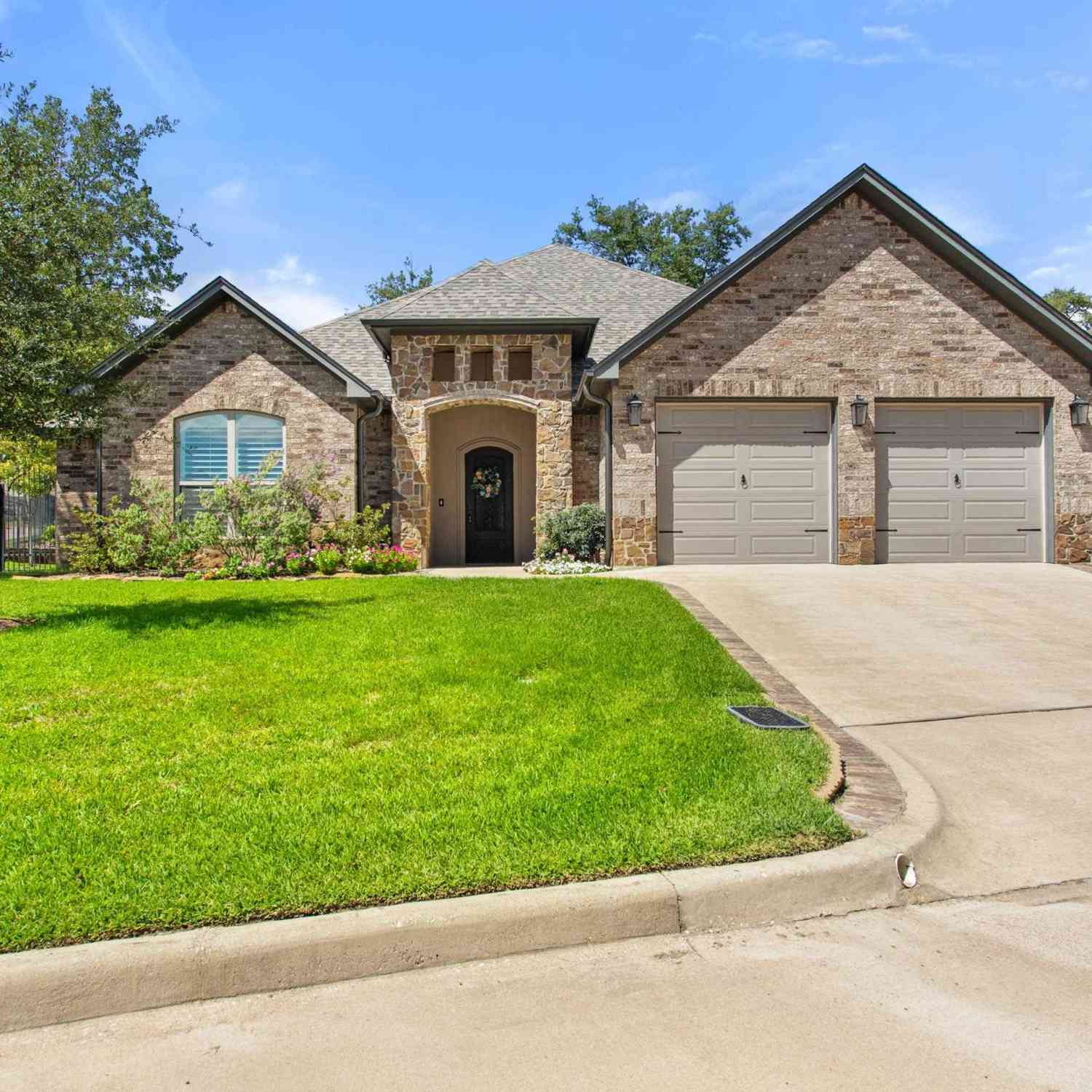 Homes For Sale - 7559 Cross Gate Way<br/> Smith County, Tyler, TX 75703