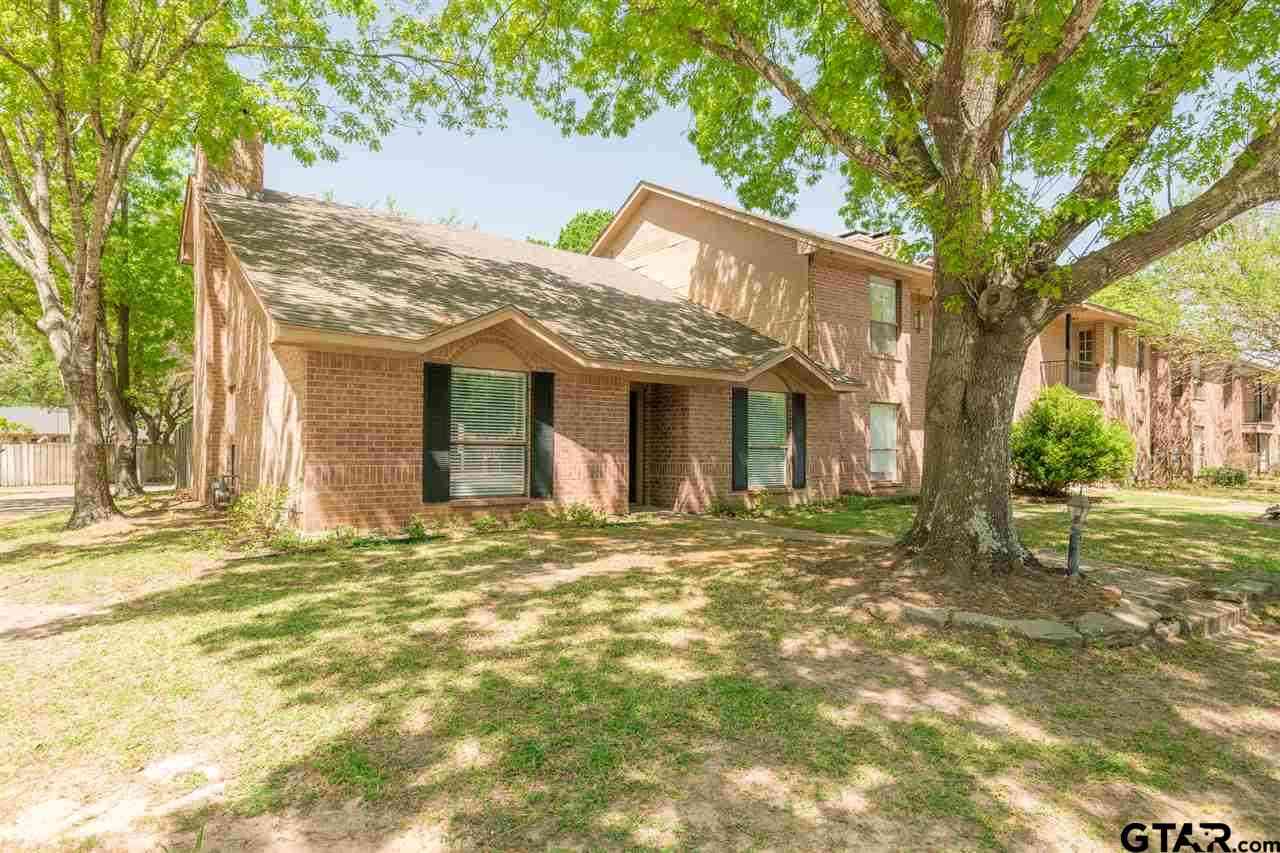 Townhouse For Sale - 5831 Hollytree Dr.<br/> Tyler, TX 75703