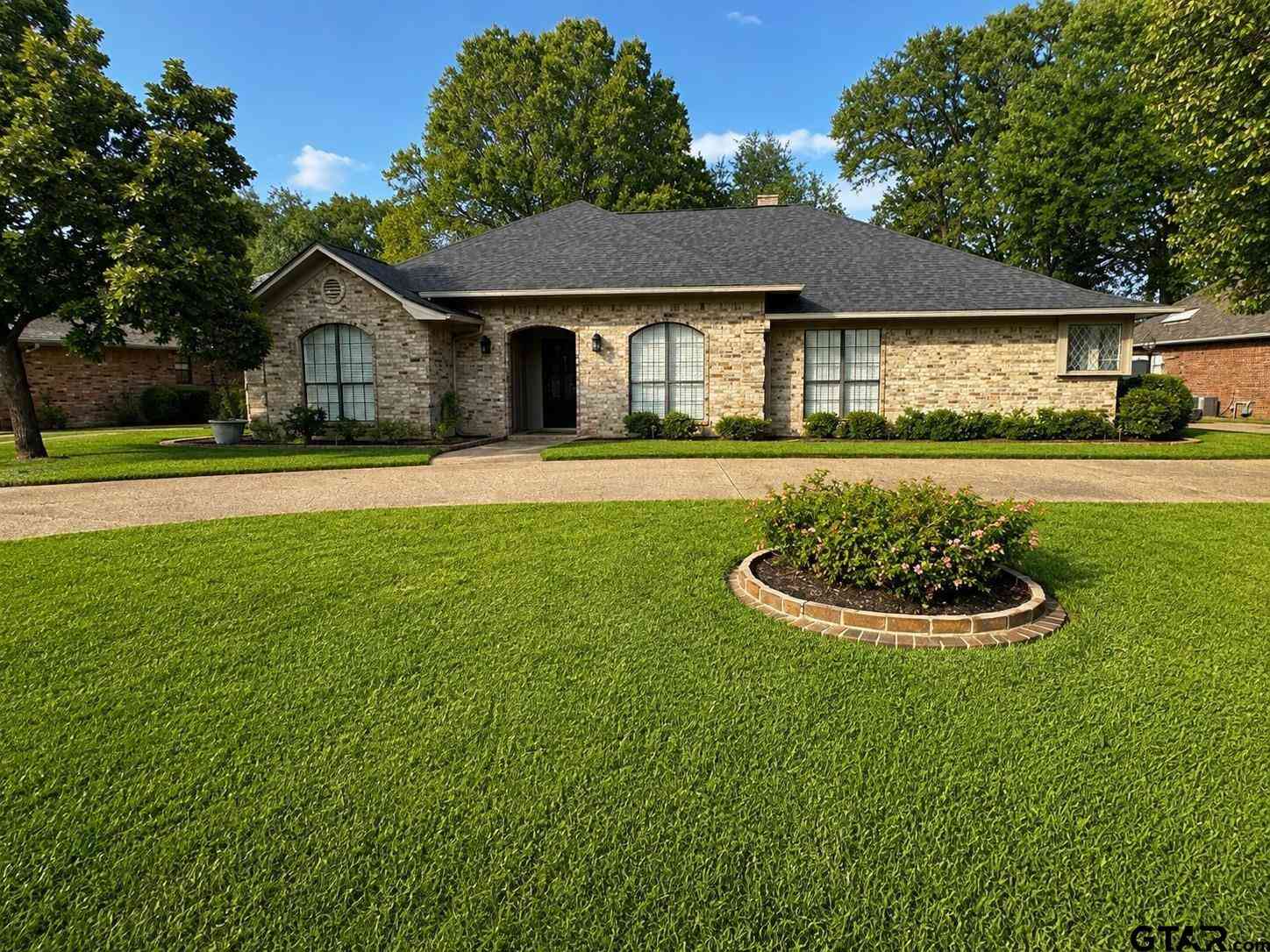Homes For Sale - 5908 Plantation Dr.<br/> Smith County, Tyler, TX 75703