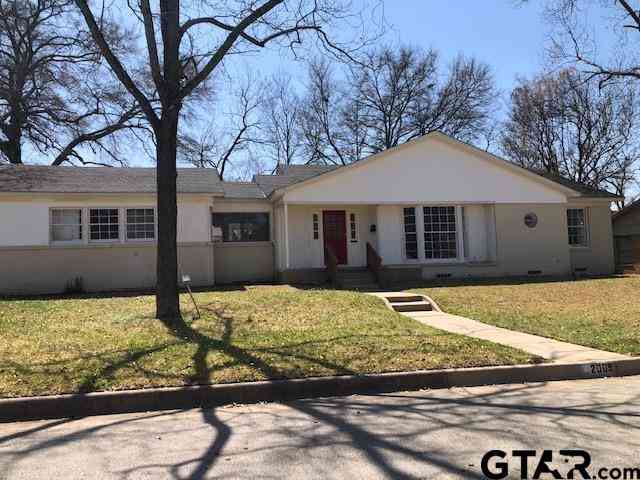 Homes For Sale - 2005 Pickwick Lane<br/> Smith County, Tyler, TX 75701