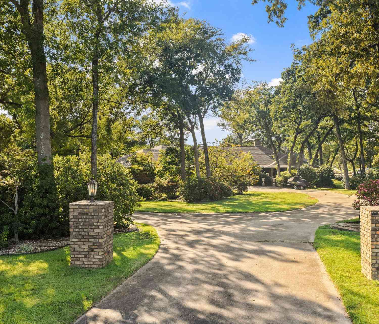 Homes For Sale - 178 County Road 2137<br/> Pittsburg, TX 75686