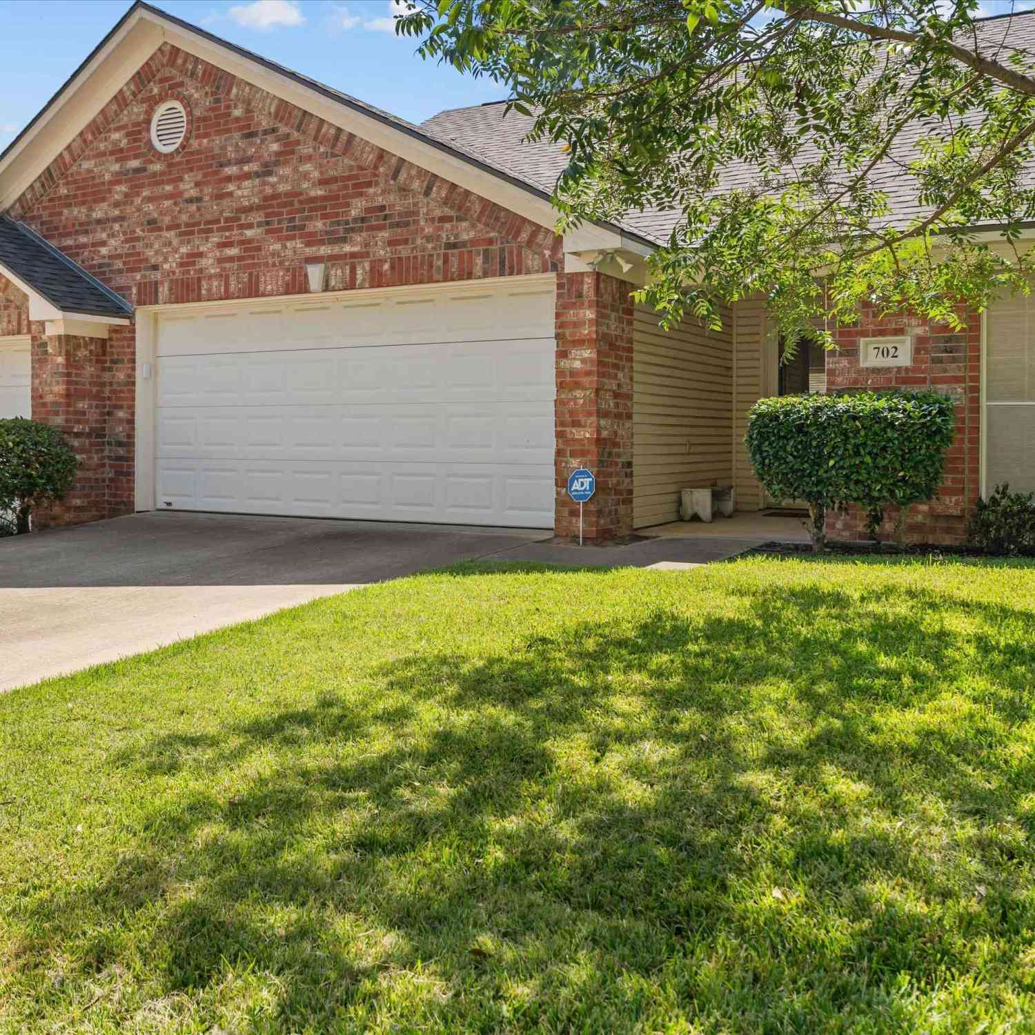 Condo For Sale - 5401 Hollytree Dr. Unit 702<br/> Smith County, Tyler, TX 75703