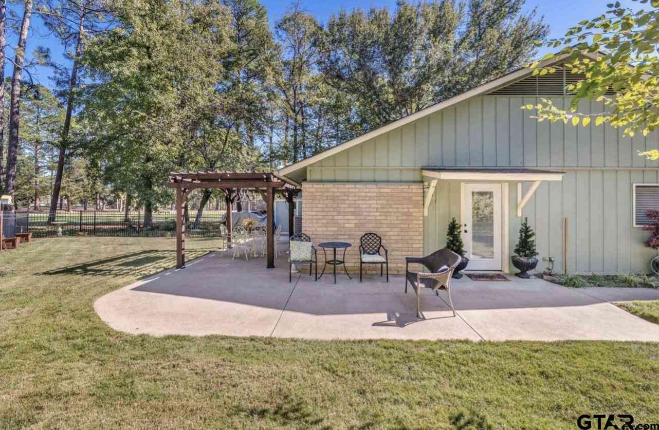 Townhouse For Sale - 202 Pine Tree 3a<br/> Wood County, Holly Lake Ranch, TX 75765