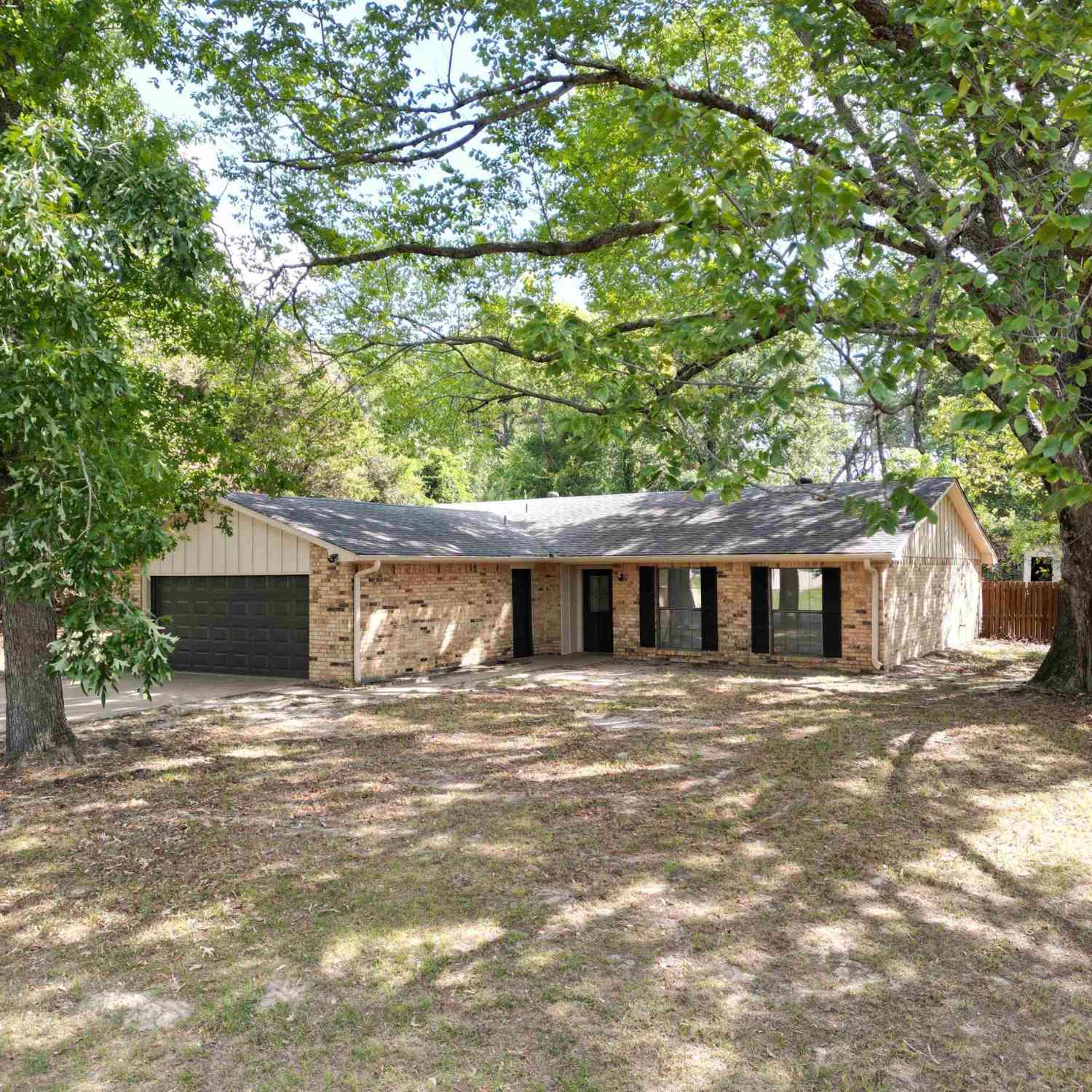 Homes For Sale - 17551 Kristipher Cir<br/> Smith County, Whitehouse, TX 75791