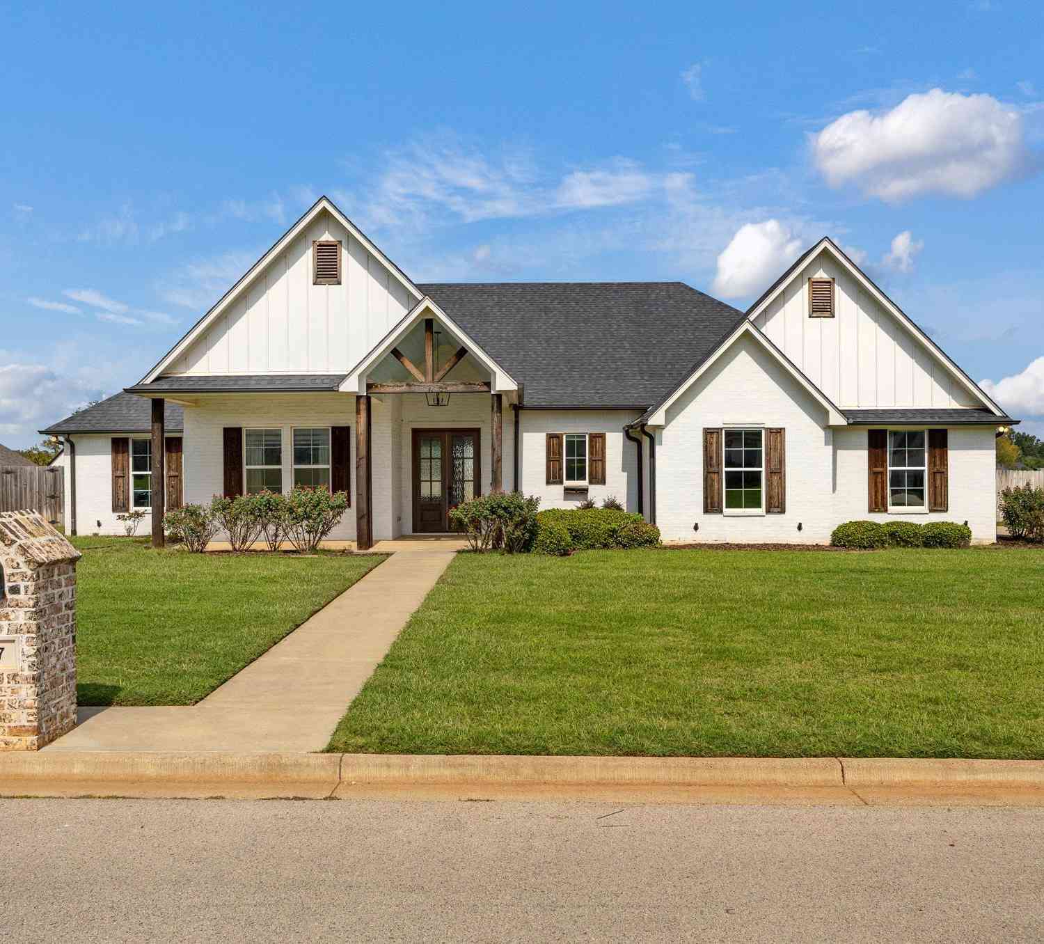 Homes For Sale - 507 Coventry<br/> Smith County, Bullard, TX 75757