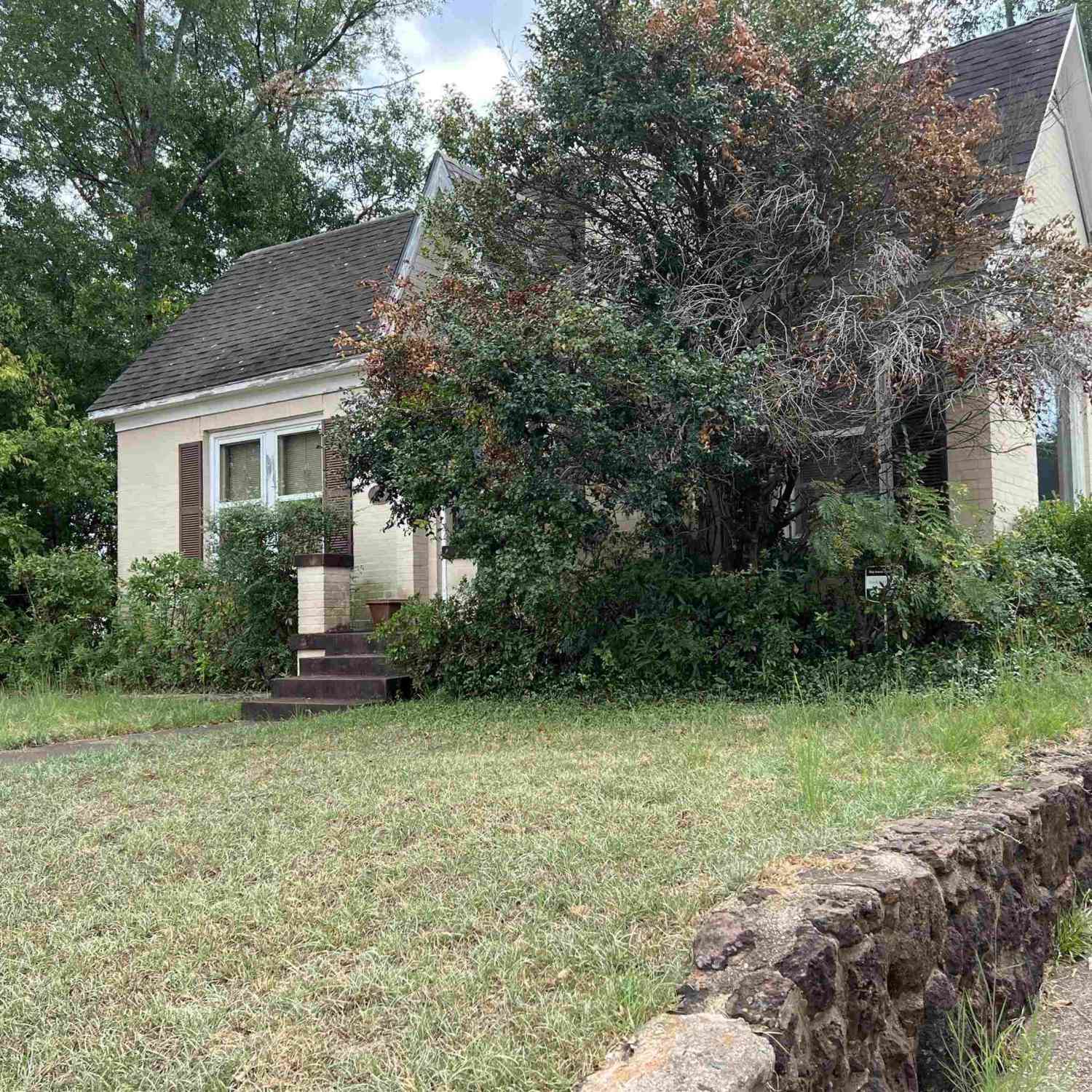 Homes For Sale - 601 E Houston St.<br/> Tyler, TX 75702