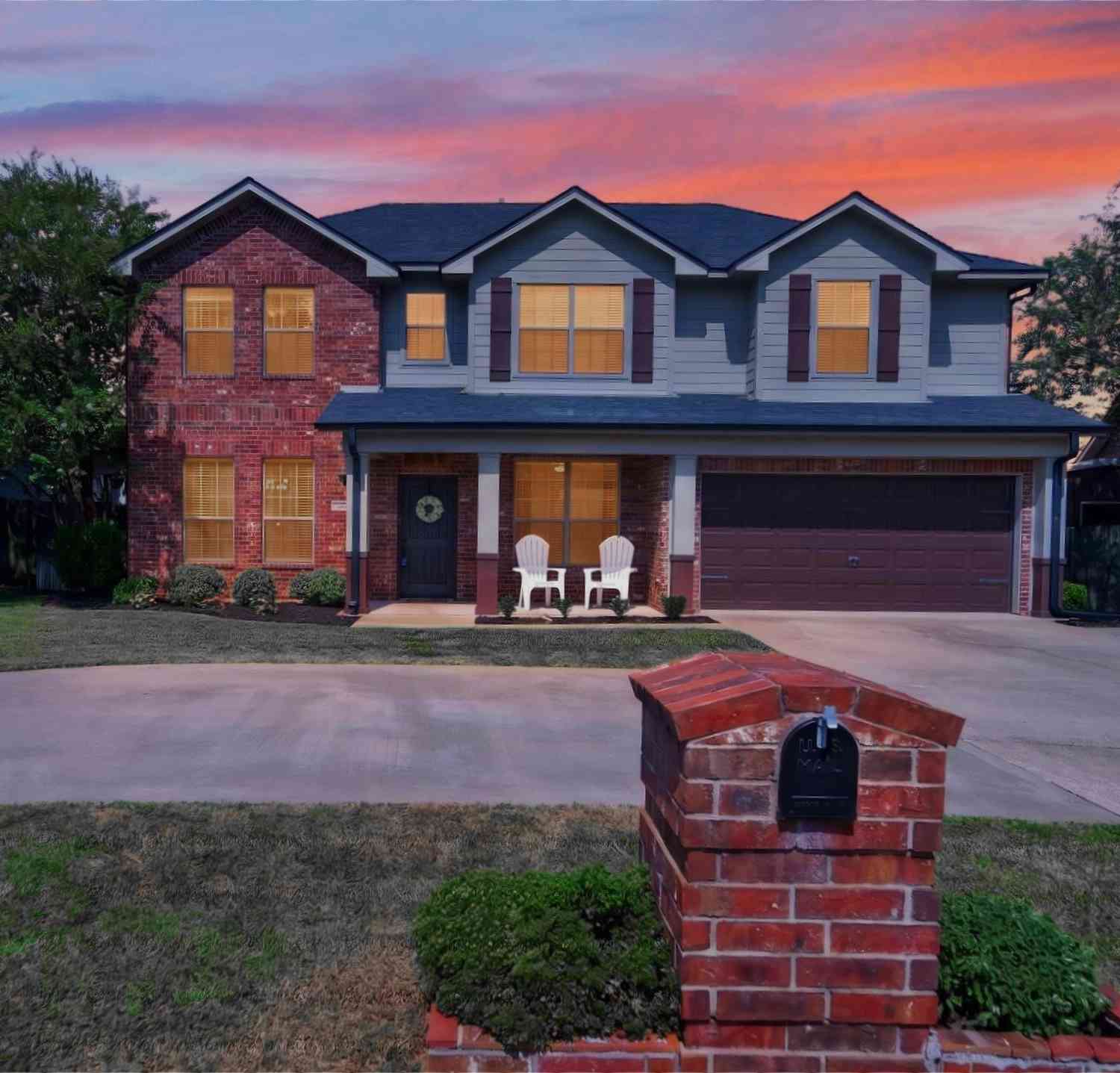 Homes For Sale - 1907 Silver Cove<br/> Whitehouse, TX 75791