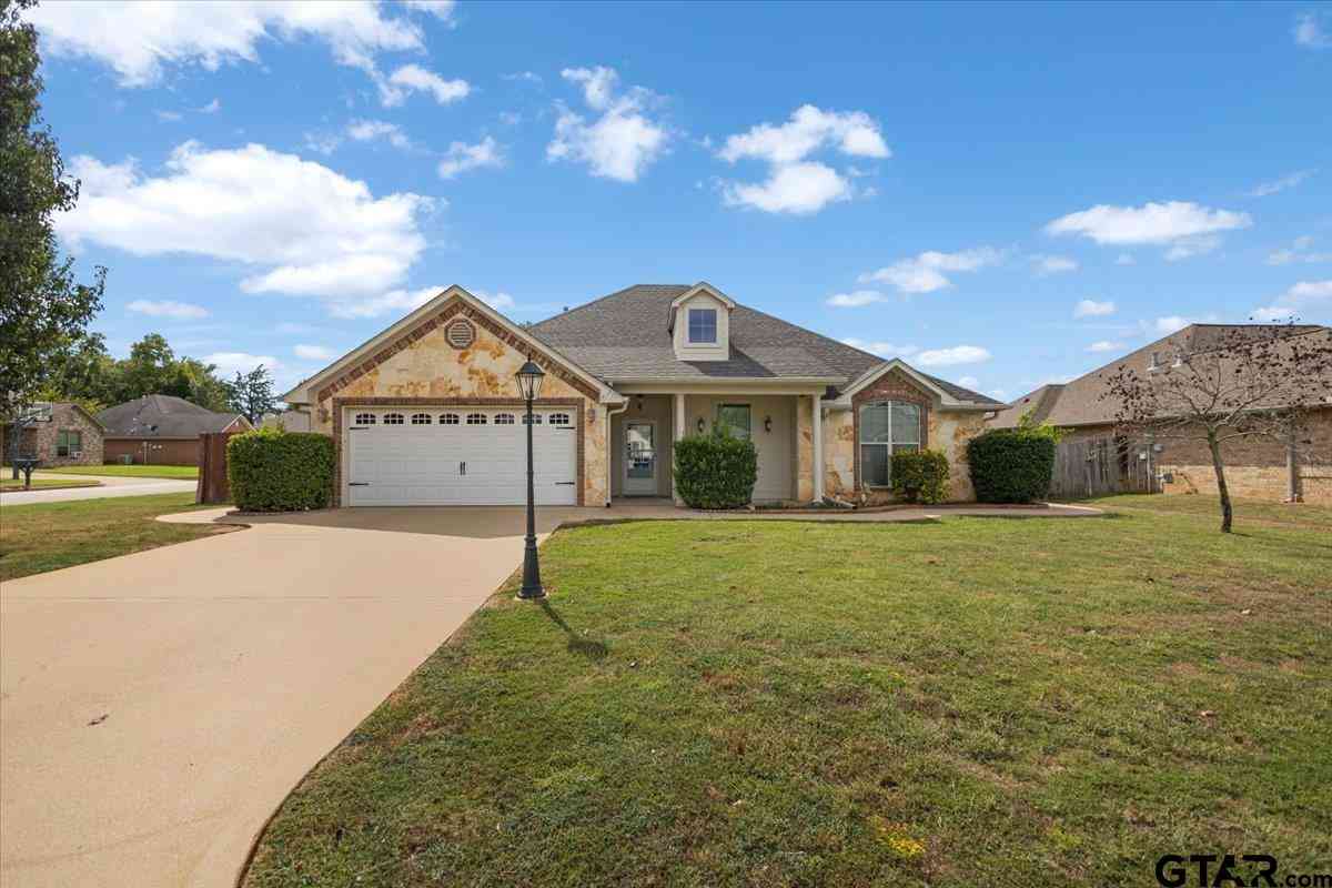 Homes For Sale - 210 Bedford<br/> Bullard, TX 75757