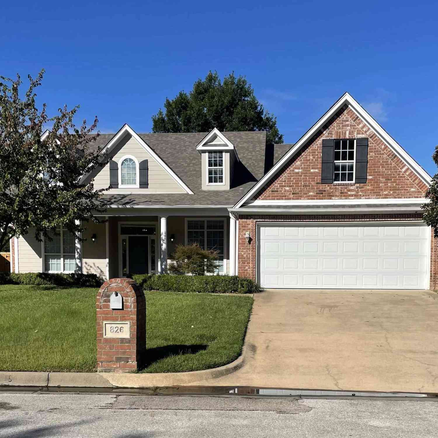 Homes For Sale - 826 Carriage Drive<br/> Tyler, TX 75703