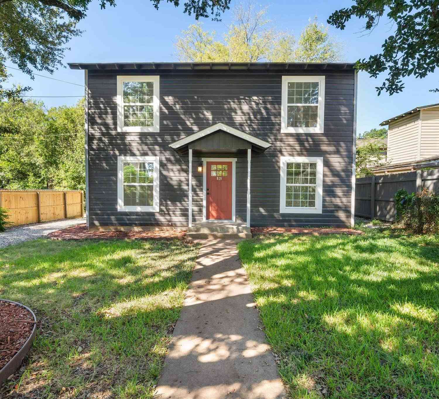 Homes For Sale - 829 S College Ave<br/> Tyler, TX 75701