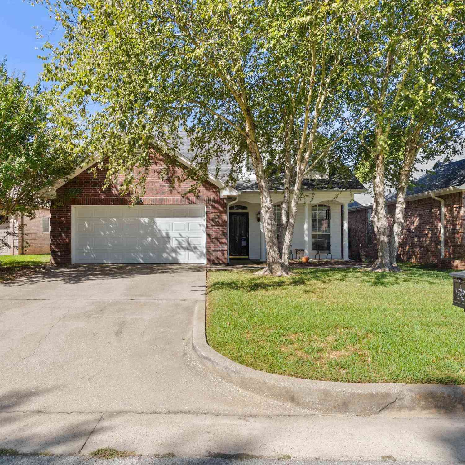 Homes For Sale - 3441 Bienville Ct<br/> Tyler, TX 75701