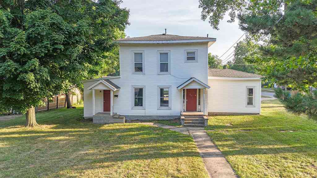 Multifamily For Sale - 423 E Division Street <br/> Dowagiac, MI 49047