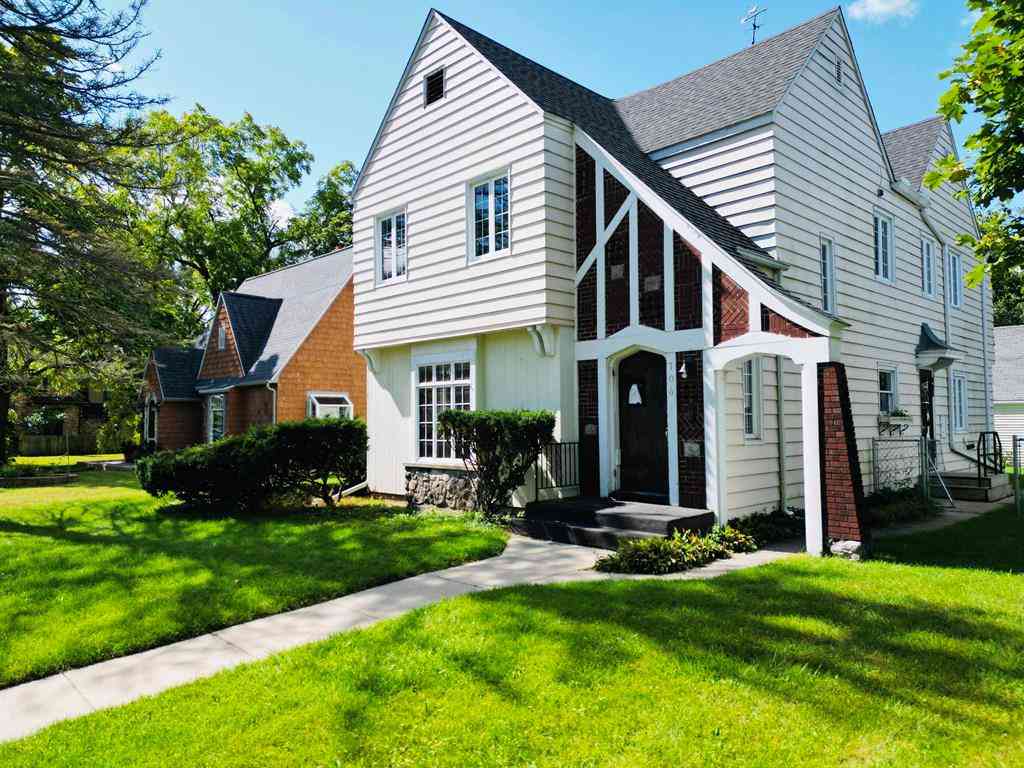 Multifamily For Sale - 706 S Arnold Street <br/> Mt. Pleasant, MI 48858