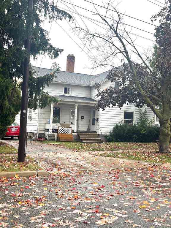 Multifamily For Sale - 206-208 N Howell Street <br/> Owosso, MI 48867