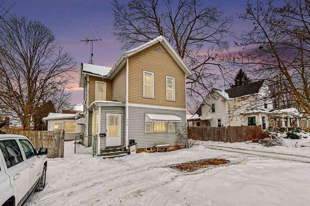 Multifamily For Sale - 118 N Hudson Street Se SE<br/> Lowell, MI 49331