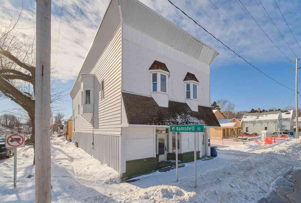 Multifamily For Sale - 221 5th Street <br/> Manistee, MI 49660