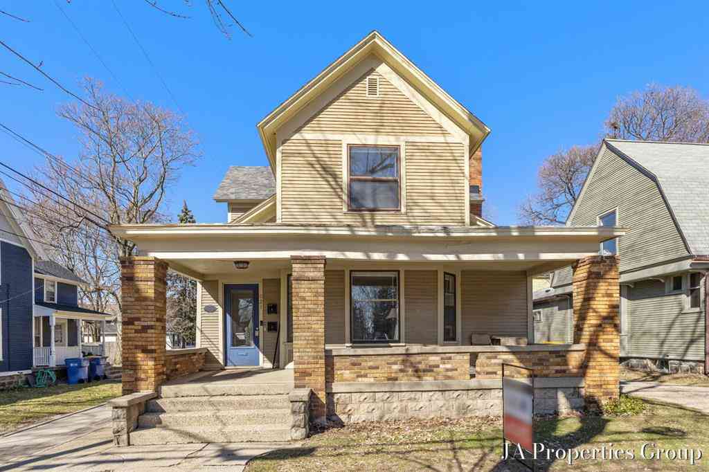 Multifamily For Sale - 921 Fairmount Street Se SE<br/> Grand Rapids, MI 49506