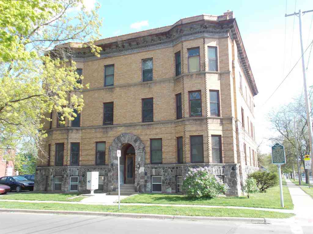 Multifamily For Sale - 447 W Walnut Street <br/> Kalamazoo, MI 49007