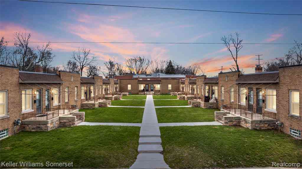 Multifamily For Sale - 51 Spokane Drive <br/> Pontiac, MI 48341