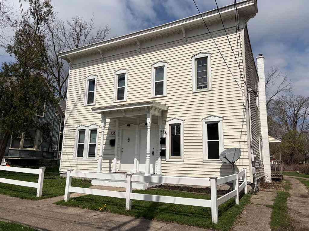 Multifamily For Sale - 819 10th Street Nw NW<br/> Grand Rapids, MI 49504