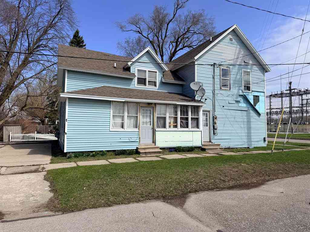 Multifamily For Sale - 822 Vine Street <br/> Manistee, MI 49660