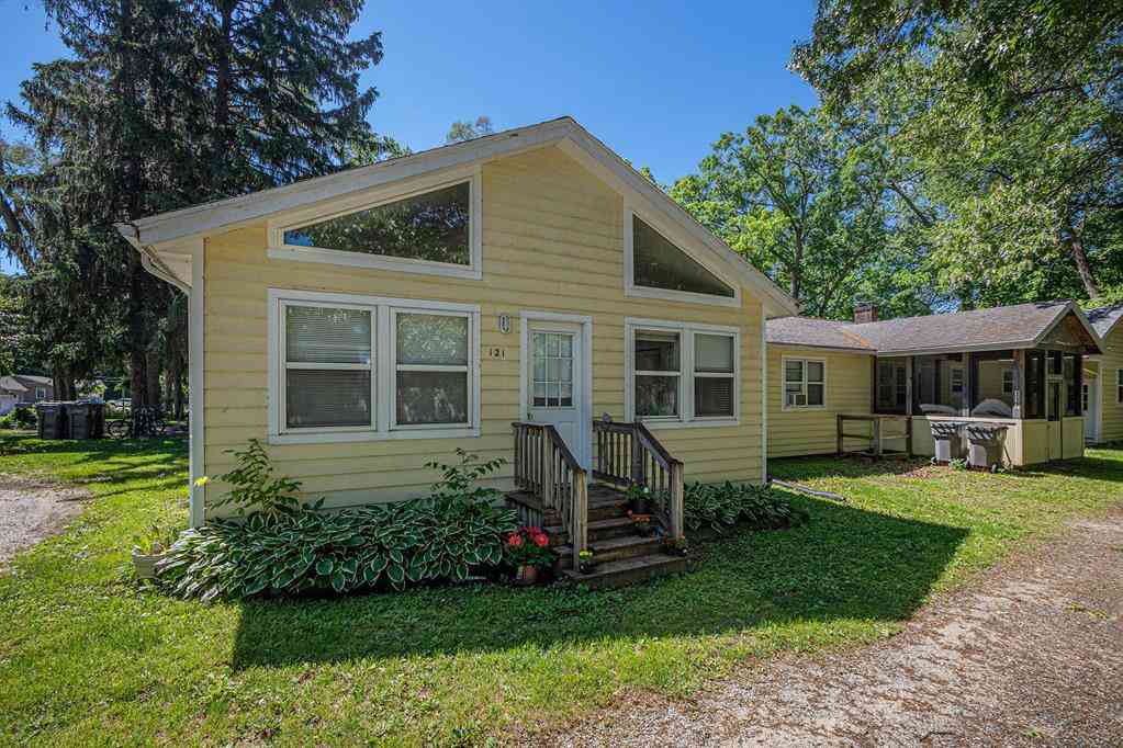 Multifamily For Sale - 121 E Michigan Street <br/> New Buffalo, MI 49117