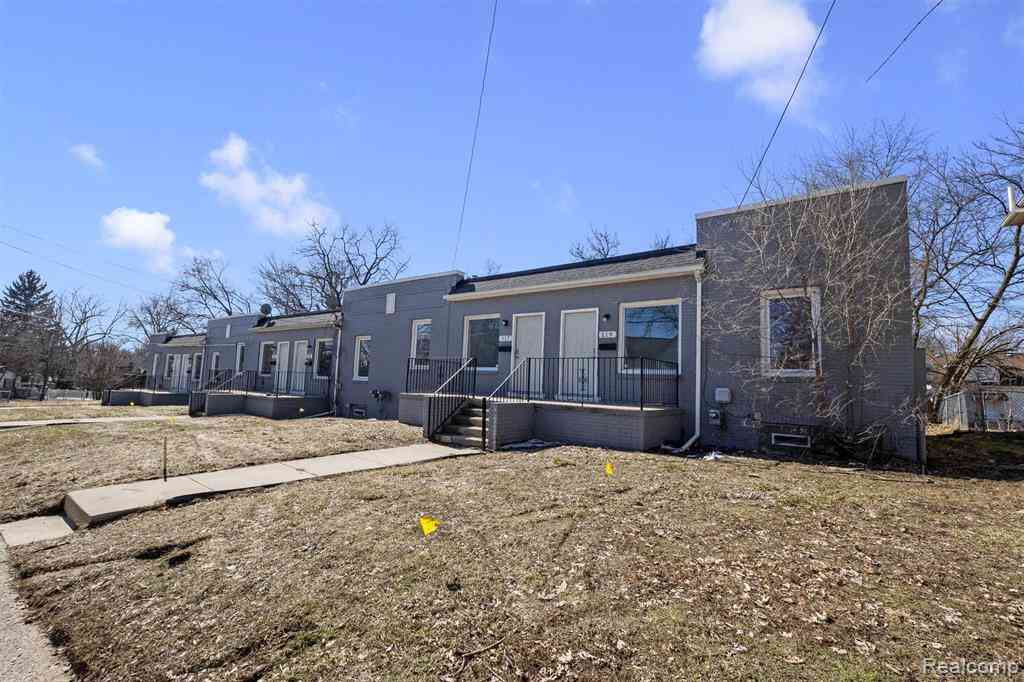 Multifamily For Sale - 109 Cadillac Street <br/> Pontiac, MI 48342