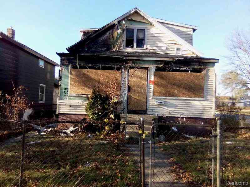 Multifamily For Sale - 46 E Walton Avenue <br/> Muskegon, MI 49442