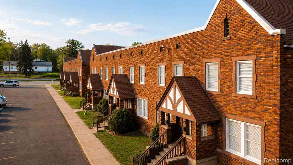 Multifamily For Sale - 25 Maynard Court <br/> Pontiac, MI 48342