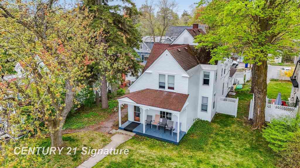 Multifamily For Sale - 607 W Front Street <br/> Traverse City, MI 49684