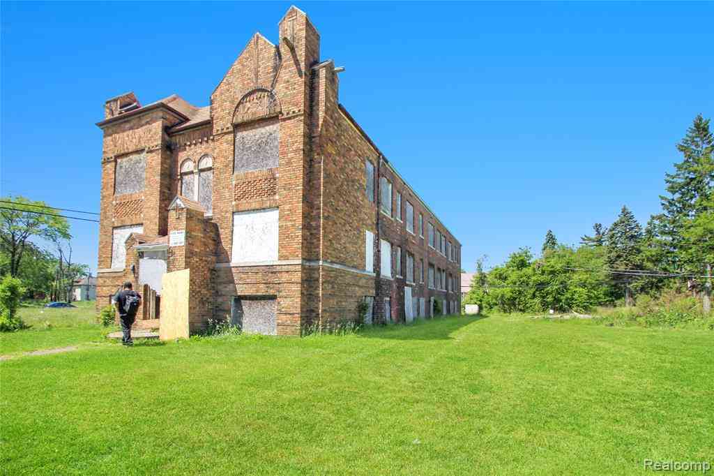 Multifamily For Sale - 18029 Schoenherr Street <br/> Detroit, MI 48205