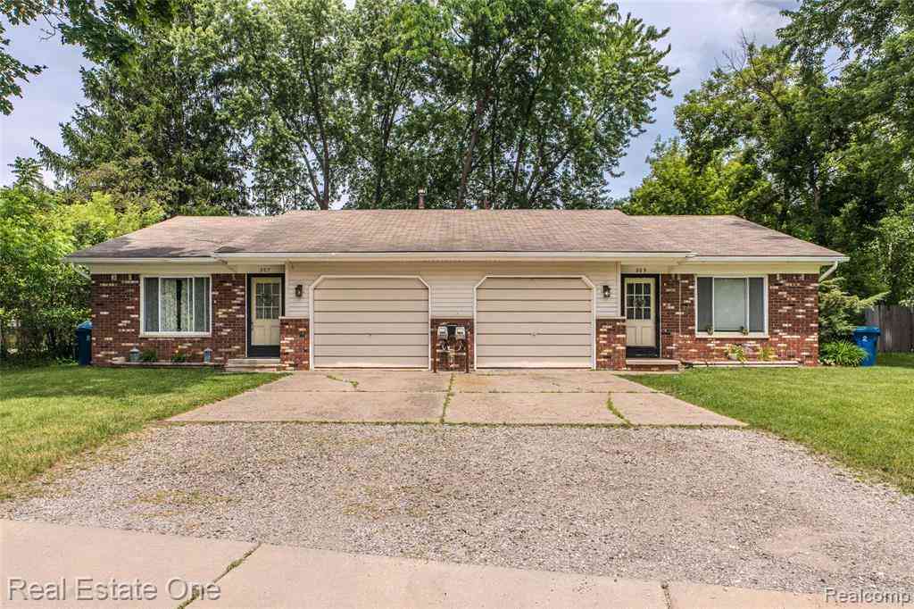 Multifamily For Sale - 207 Murphy Street <br/> Linden, MI 48451