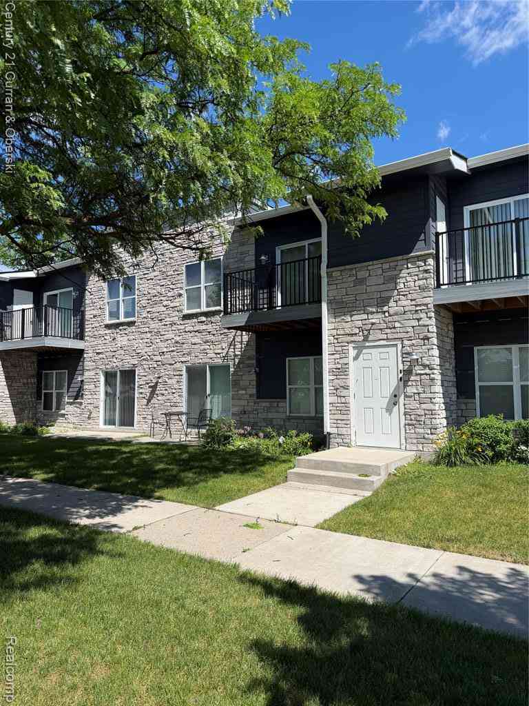 Multifamily For Sale - 1251 E Woodward Heights Boulevard <br/> Hazel Park, MI 48030