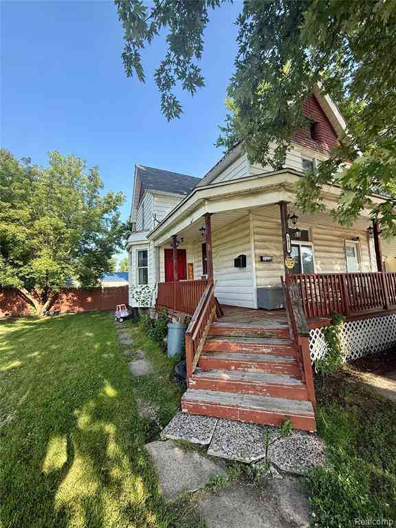 Multifamily For Sale - 1813 10th Avenue <br/> Saint Clair County, Port Huron, MI 48060
