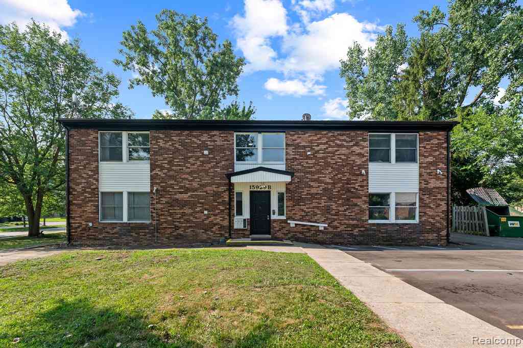 Multifamily For Sale - 15925 W 11 Mile Road <br/> Southfield, MI 48076