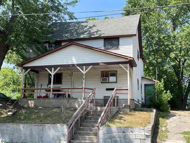 Multifamily For Sale - 218 Cottage Street <br/> Cadillac, MI 49601