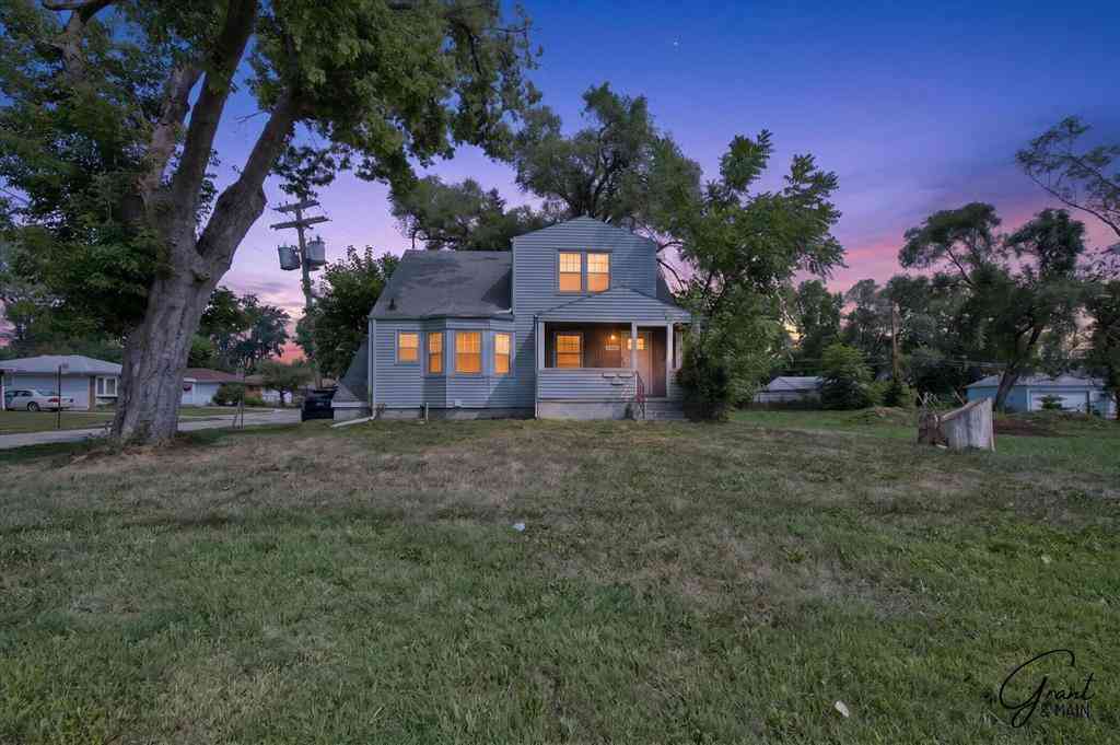 Multifamily For Sale - 22107 15 Mile Road <br/> Clinton Township, MI 48035