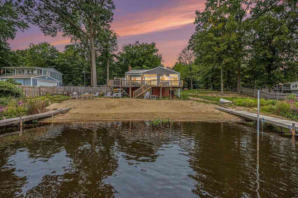 Multifamily For Sale - 6319 Woods Trail Drive <br/> Delton, MI 49046