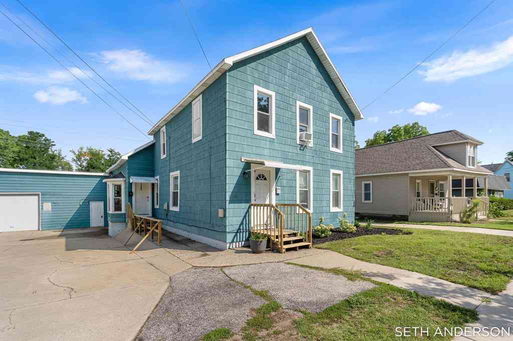 Multifamily For Sale - 1748 Lakeshore Drive <br/> Muskegon, MI 49441