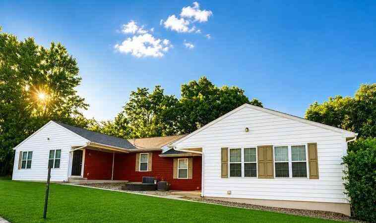 Multifamily For Sale - 1327 Fraternity Village Drive <br/> Kalamazoo, MI 49006