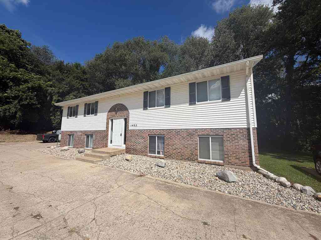 Multifamily For Sale - 1405 Huntington Avenue <br/> Kalamazoo, MI 49048