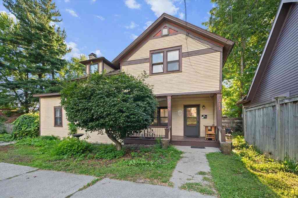 Multifamily For Sale - 211 Charles Avenue Se SE<br/> Grand Rapids, MI 49503