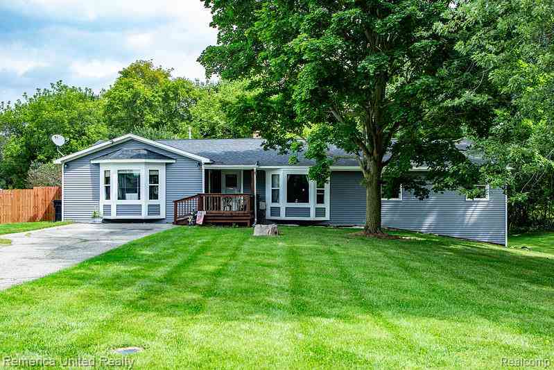 Multifamily For Sale - 252 Pinewood Drive <br/> Livingston County, Fowlerville, MI 48836